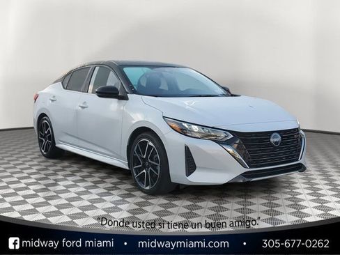 Used 2025 Nissan Sentra SR image 1