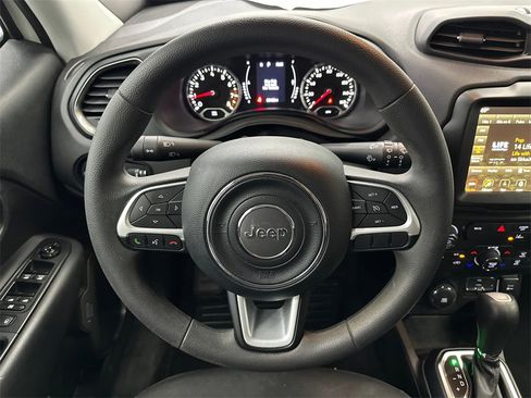 Used 2023 Jeep Renegade Latitude image 23