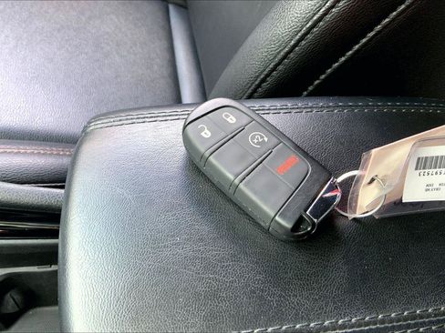 Used 2024 Jeep Compass Limited AWD/4WD image 12