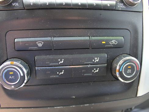 Used 2017 Nissan Frontier Desert Runner image 25