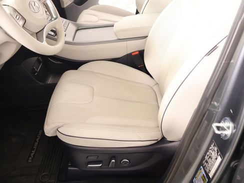 Used 2023 Hyundai Palisade Limited w/ Cargo Package image 12