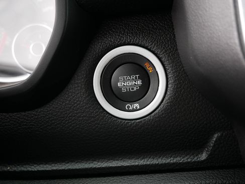Used 2023 RAM 1500 Laramie AWD/4WD image 32