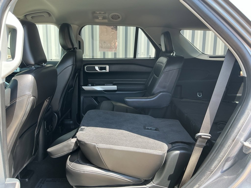 Used 2023 Ford Explorer XLT w/ Equipment Group 202A AWD/4WD image 18