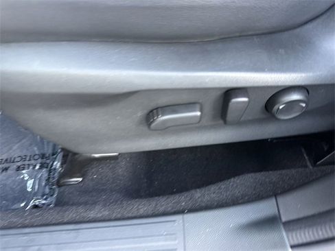 Used 2023 Subaru Forester Premium image 12