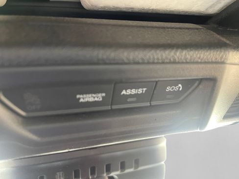 Used 2024 Jeep Gladiator Sport AWD/4WD image 31