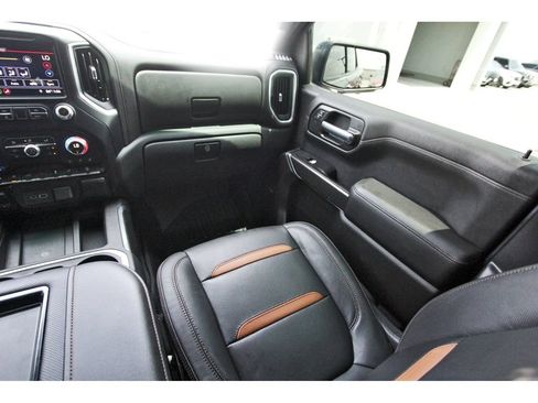 Used 2019 GMC Sierra 1500 AT4 w/ Off Road Performance Package AWD/4WD image 10