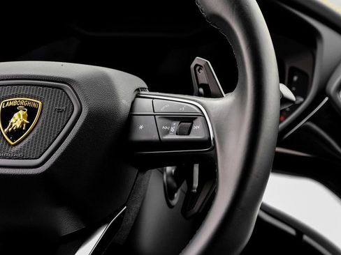 Used 2022 Lamborghini Urus image 15
