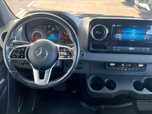 Used 2021 Mercedes-Benz Sprinter 2500 image 6