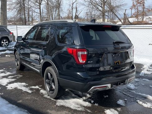 Used 2017 Ford Explorer XLT w/ Equipment Group 201A image 4