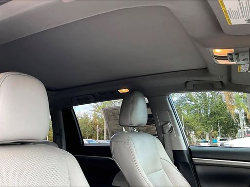 Used 2019 Toyota Highlander Limited Platinum image 13