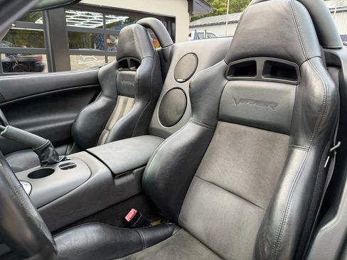 Used 2004 Dodge Viper SRT-10 image 19