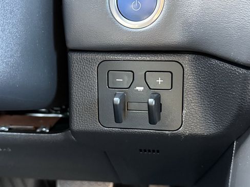 Used 2024 Toyota Tundra Platinum image 27