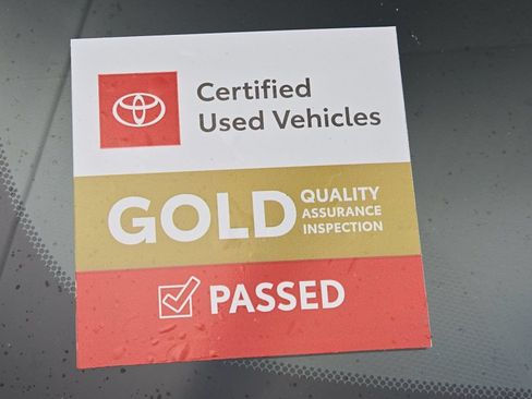 Certified 2025 Toyota Sienna Limited FWD image 32