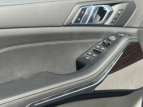 New 2026 BMW X5 xDrive40i w/ Premium Package image 13