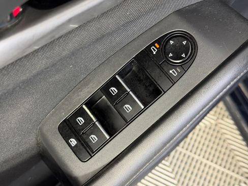 Used 2020 MAZDA MAZDA3 Sedan FWD image 27