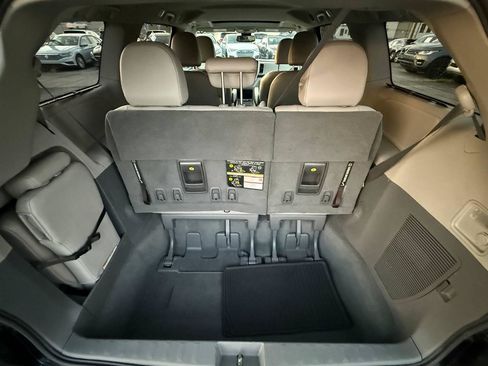 Used 2019 Toyota Sienna XLE FWD image 51