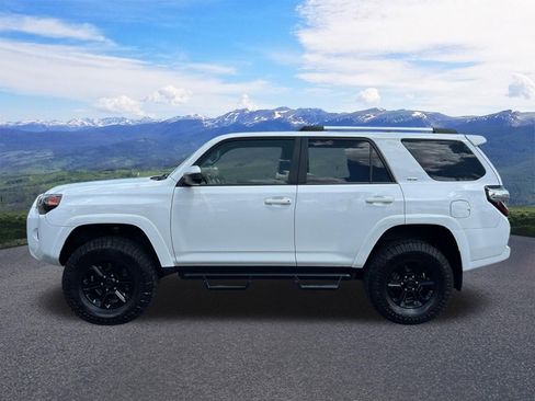 Used 2023 Toyota 4Runner SR5 AWD/4WD image 2