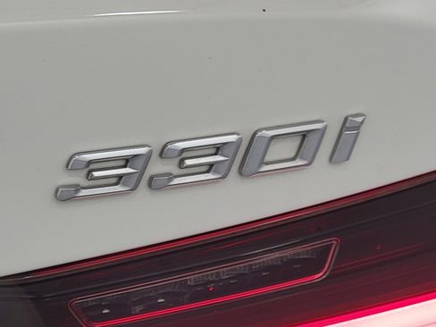 Used 2021 BMW 330i xDrive Sedan w/ Premium Package AWD/4WD image 10