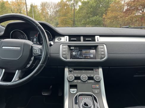 Used 2016 Land Rover Range Rover Evoque SE Premium image 29