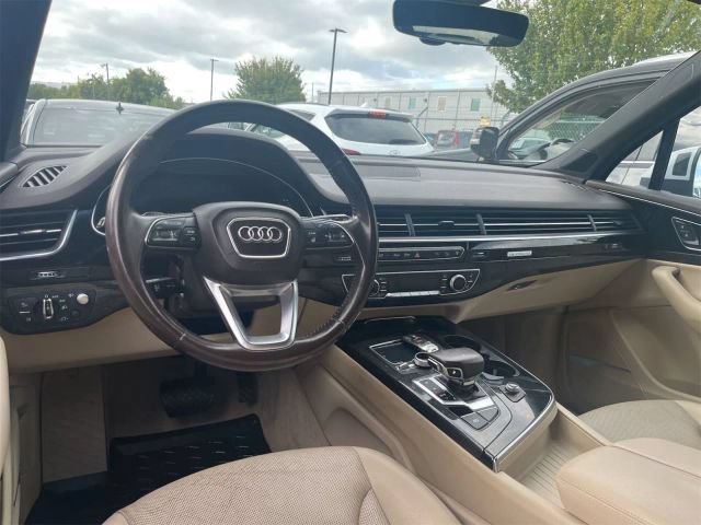 Used 2017 Audi Q7 3.0T Prestige AWD/4WD image 3