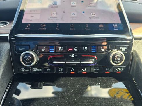 Used 2023 Jeep Grand Cherokee Summit AWD/4WD image 21