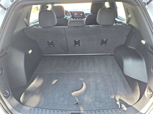 Used 2025 Chevrolet Equinox LT AWD/4WD image 29