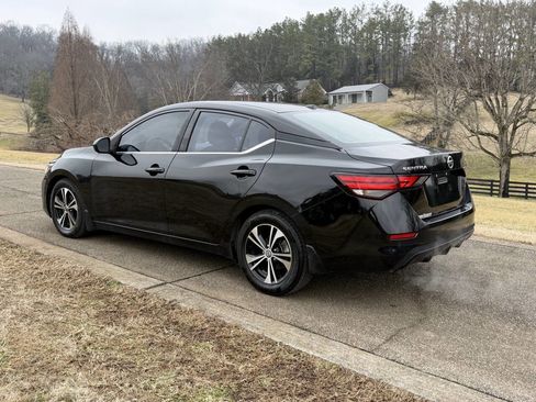 Used 2021 Nissan Sentra SV image 3