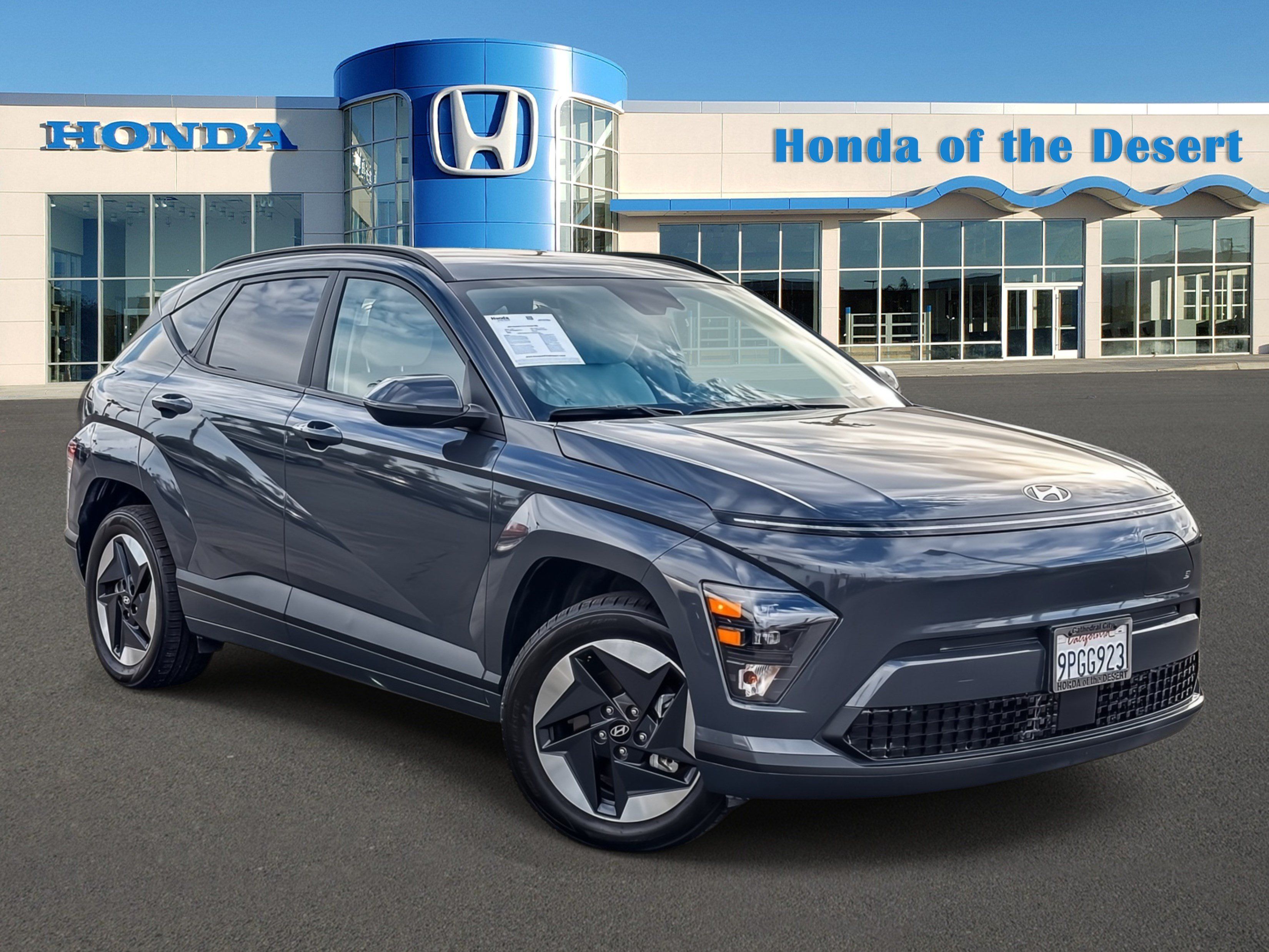 Used 2024 Hyundai Kona SEL FWD image 1