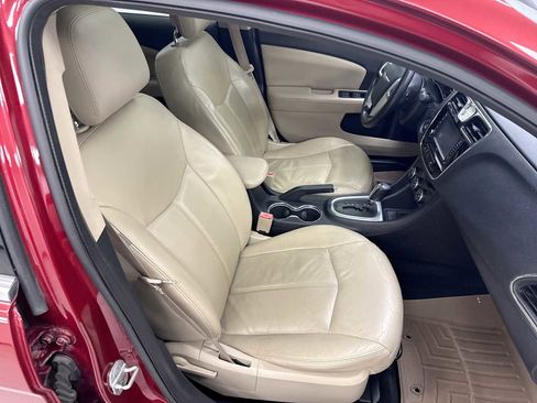 Used 2012 Chrysler 200 Limited FWD image 30