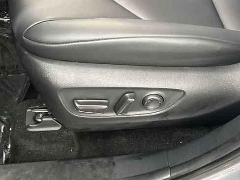 Used 2026 Toyota Highlander XLE AWD/4WD image 21
