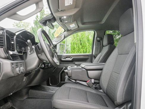 Used 2025 Chevrolet Silverado 2500 LT w/ Convenience Package AWD/4WD image 16