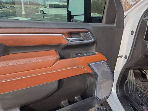 Used 2024 GMC Sierra 2500 Denali Ultimate image 18