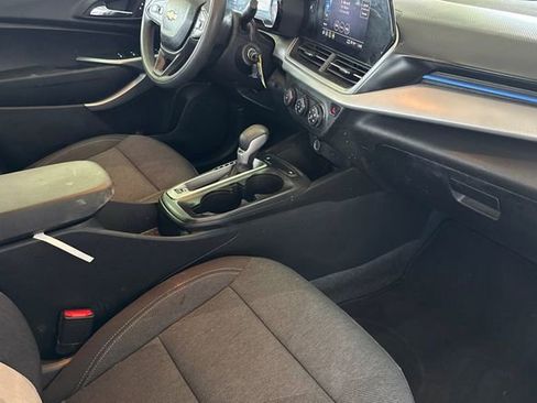 Used 2024 Chevrolet Trax LS w/ LS Convenience Package FWD image 19