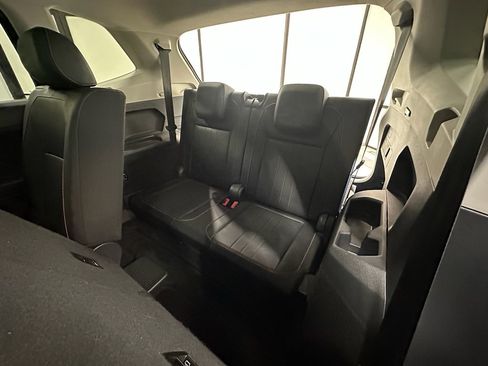 Used 2024 Volkswagen Tiguan Wolfsburg Edition image 24