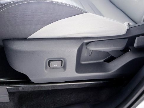 Used 2025 Toyota Tacoma TRD Off-Road image 10