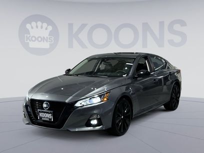 Used 2022 Nissan Altima 2.5 SR w/ Midnight Edition Package