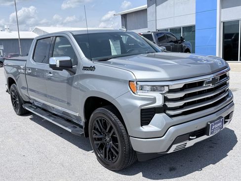 Used 2026 Chevrolet Silverado 1500 High Country w/ High Country Premium Package AWD/4WD image 2