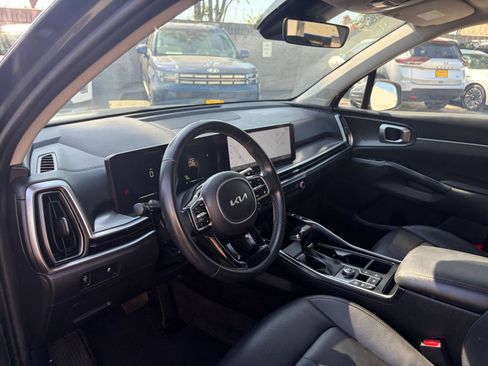 Used 2024 Kia Sorento S FWD image 32
