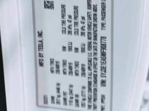 Used 2021 Tesla Model 3 Standard Range Plus RWD image 27