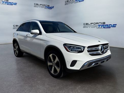 Used 2022 Mercedes-Benz GLC 300 4MATIC image 3