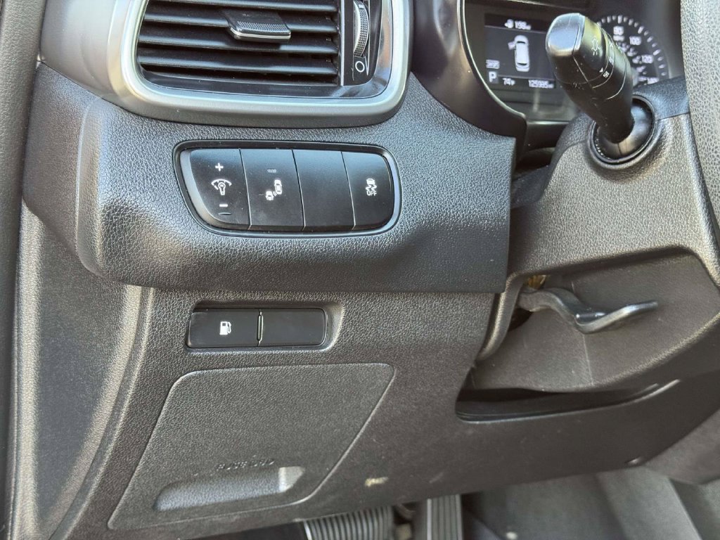 Used 2019 Kia Sorento FWD image 10