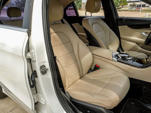 Used 2018 Mercedes-Benz C 300 Sedan w/ Multimedia Package image 33