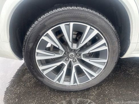Used 2021 Volvo XC90 T6 Momentum image 6