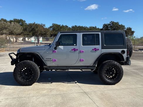 Used 2016 Jeep Wrangler Unlimited Sport w/ Connectivity Group image 2