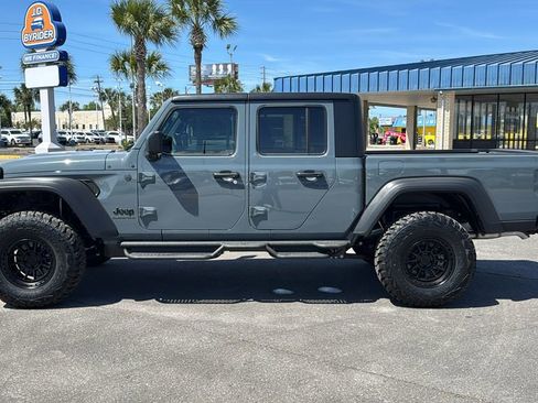 New 2026 Jeep Gladiator Sport AWD/4WD image 3