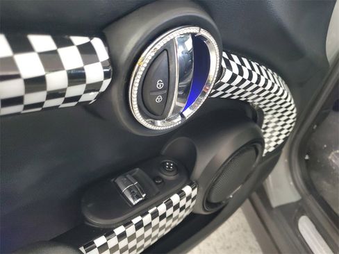 Used 2019 MINI Cooper 2-Door Hardtop image 15