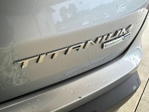 Used 2020 Ford Edge Titanium AWD/4WD image 33
