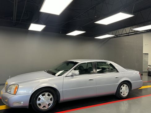 Used 2005 Cadillac De Ville Sedan image 2