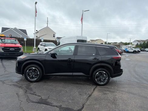 Used 2024 Nissan Rogue SV AWD/4WD image 5