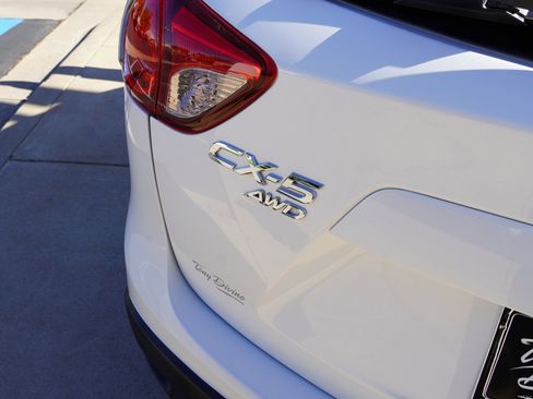 Used 2016 MAZDA CX-5 Touring image 16
